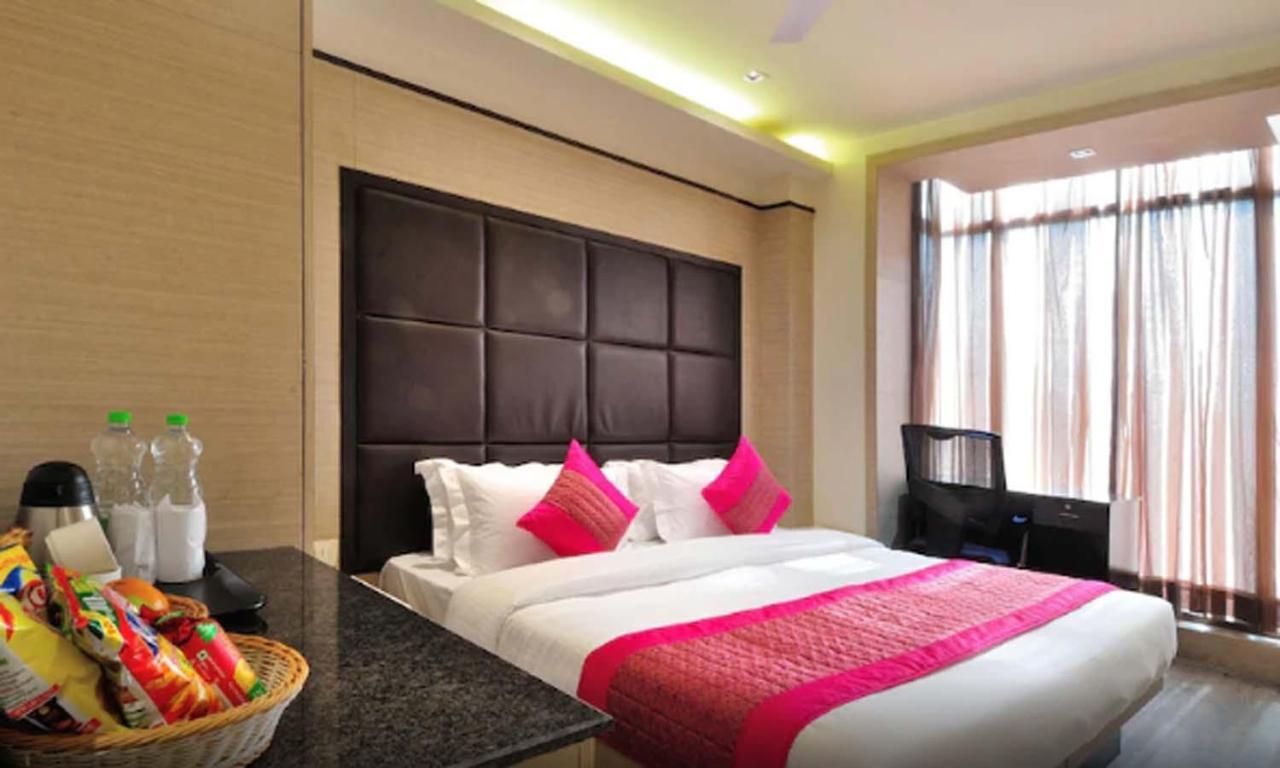 Hotel Royal Grand - Opposite Axis Bank East Patel Nagar Нью-Дели Экстерьер фото