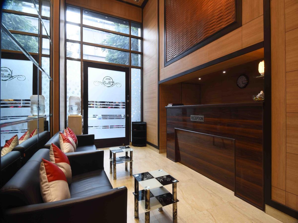 Hotel Royal Grand - Opposite Axis Bank East Patel Nagar Нью-Дели Экстерьер фото