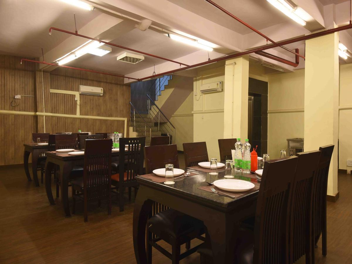 Hotel Royal Grand - Opposite Axis Bank East Patel Nagar Нью-Дели Экстерьер фото