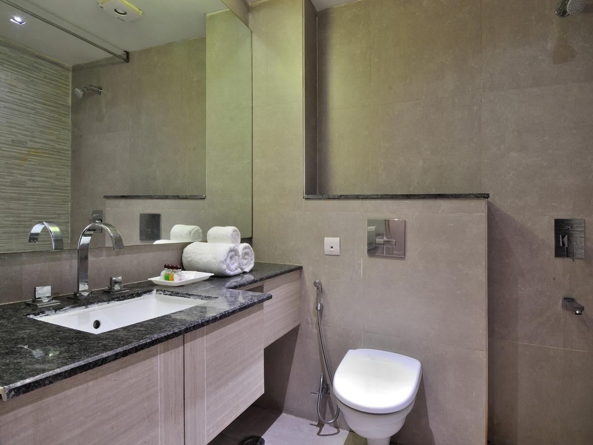 Hotel Royal Grand - Opposite Axis Bank East Patel Nagar Нью-Дели Экстерьер фото
