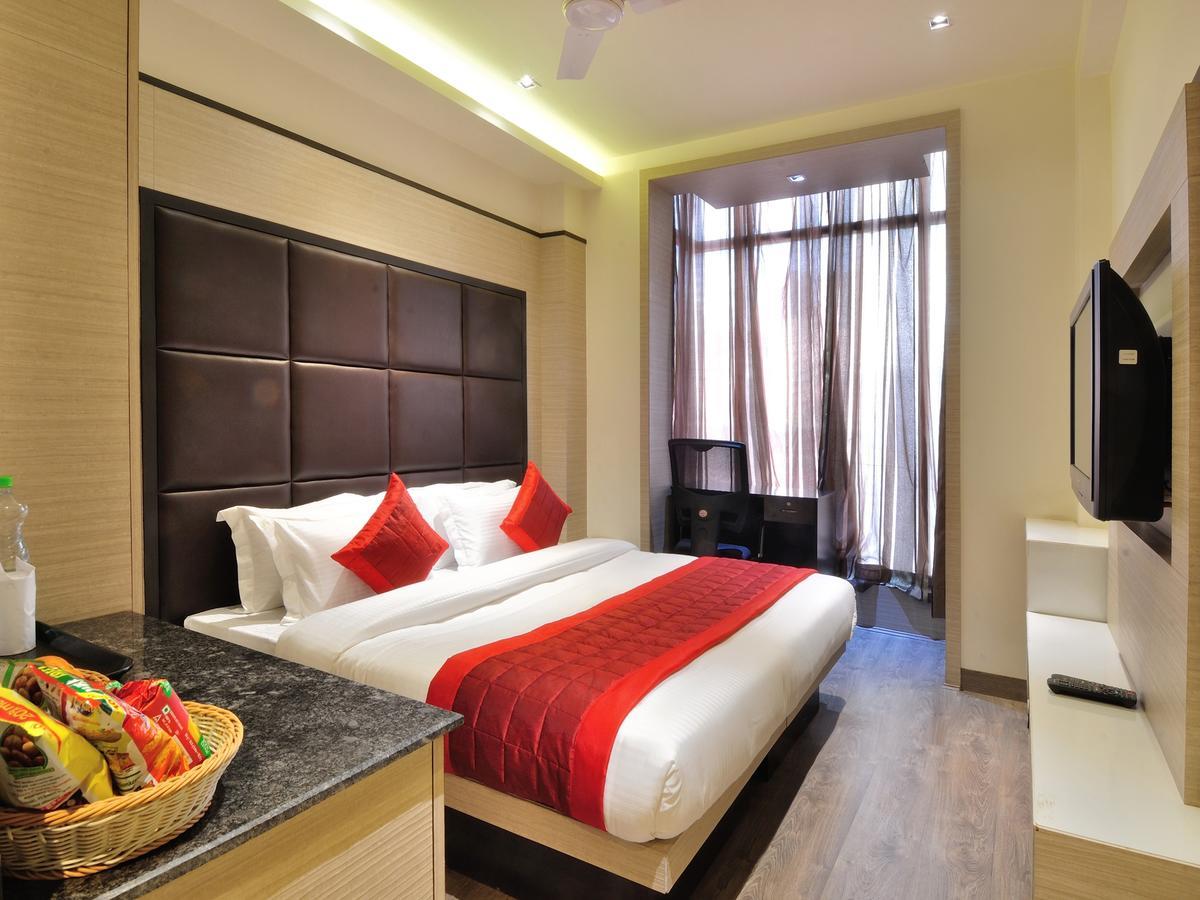 Hotel Royal Grand - Opposite Axis Bank East Patel Nagar Нью-Дели Экстерьер фото