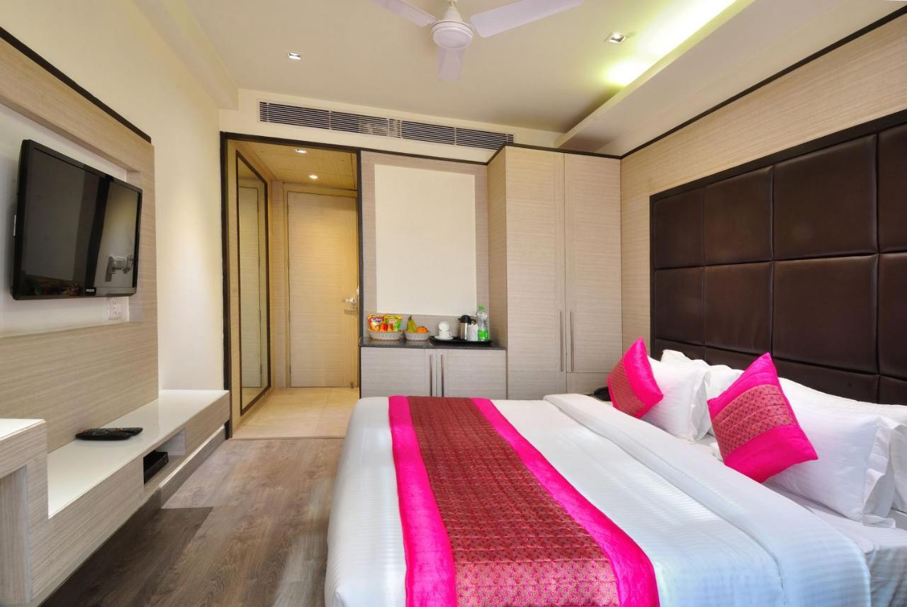 Hotel Royal Grand - Opposite Axis Bank East Patel Nagar Нью-Дели Экстерьер фото